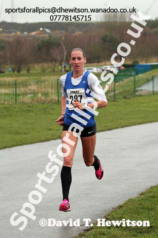 Laura Weightman (Morpeth) on the 2nd leg recording the fastest time during the womens Royal Signals Relays, Hetton. Photo: David T. Hewitson/Sports for All Pics